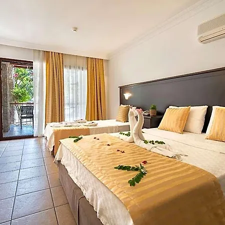 Ata Lagoon Hotel 3*