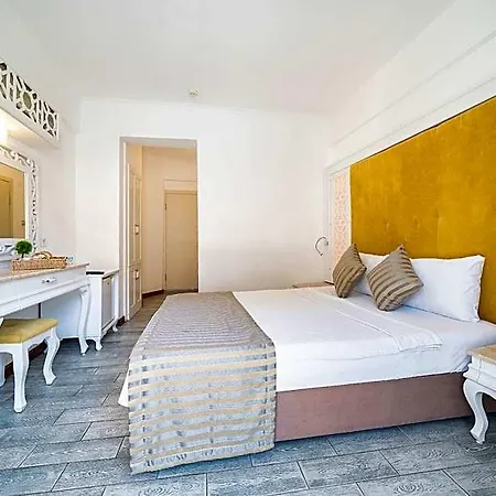 Ata Lagoon Hotel