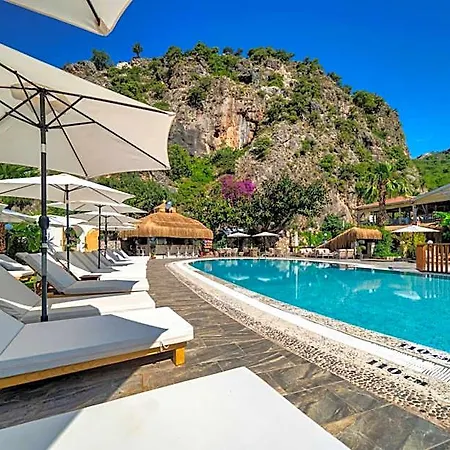 Ata Lagoon Hotel