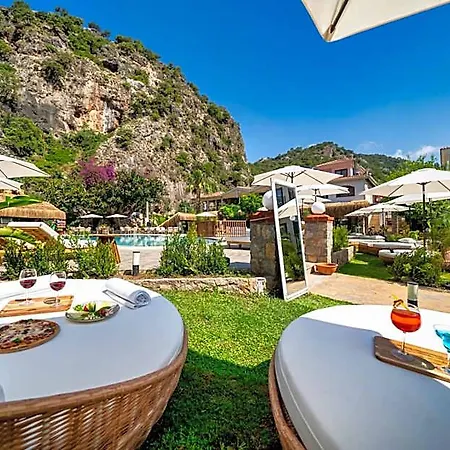 Ata Lagoon Hotel